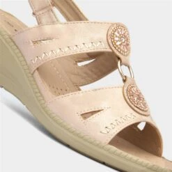 Cushion Walk Camilla Womens Gold Wedge Sandal 10 Cushion Walk Camilla Womens Gold Wedge Sandal -UK Shoe Sales 2024 199652 2 L05.20230808000230